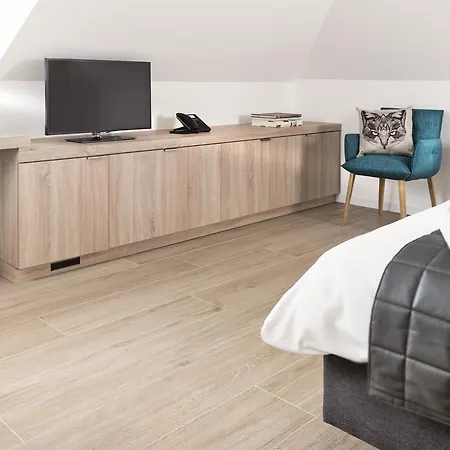 Aparthotel International *